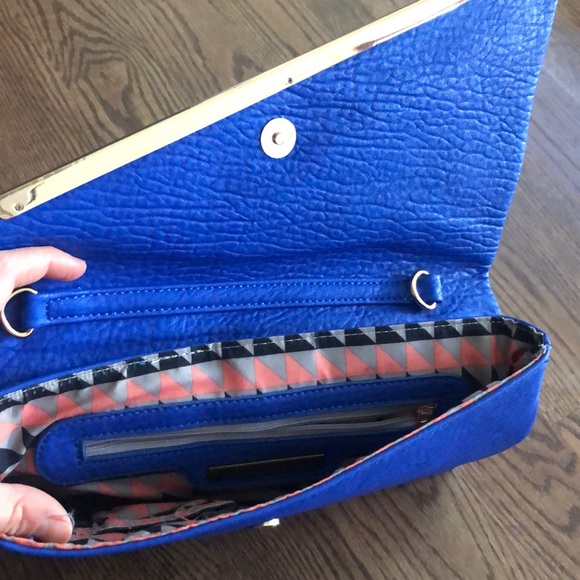 Blue clutch - Picture 2 of 2